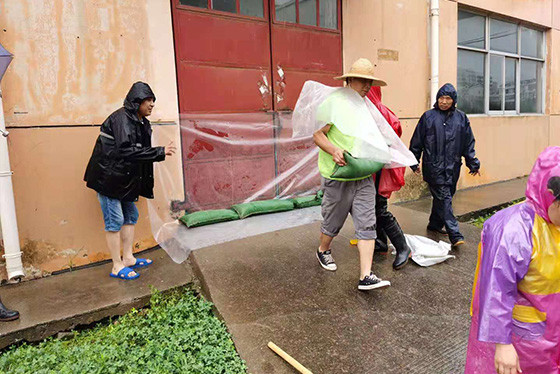 栉風(fēng)沐雨(yǔ) 砥砺前行(xíng)